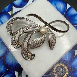 Vintage West German filigree scroll pin brooch faux pearl #M69